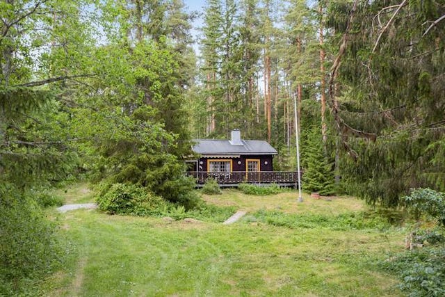 Cottage exterior view