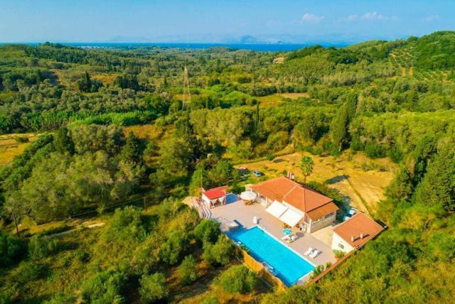 Villa 110 m² in Corfu - 1