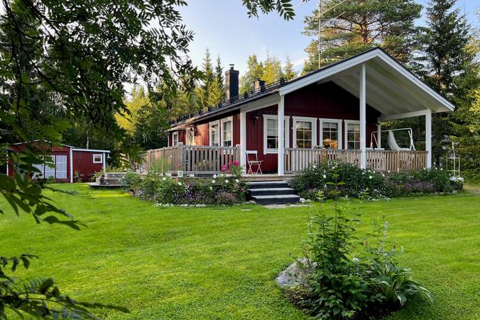 https://bilder.hemnet.se/images/itemgallery_cut/d5/0c/d50ced6f0852e64c54e7015ad733da37.jpg