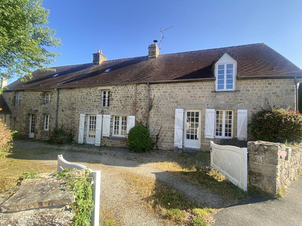 https://media.rightmove.co.uk/156k/155729/168364067/155729_6164115_IMG_00_0000.jpeg