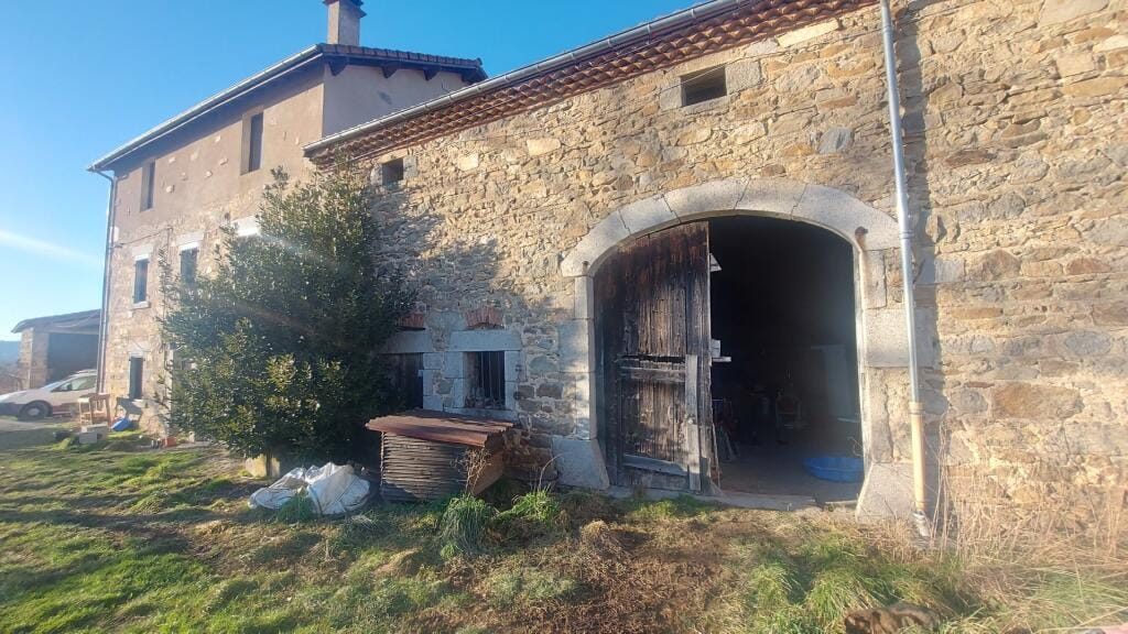 https://media.rightmove.co.uk/82k/81218/163013882/81218_75011164768-1_IMG_00_0000.jpeg