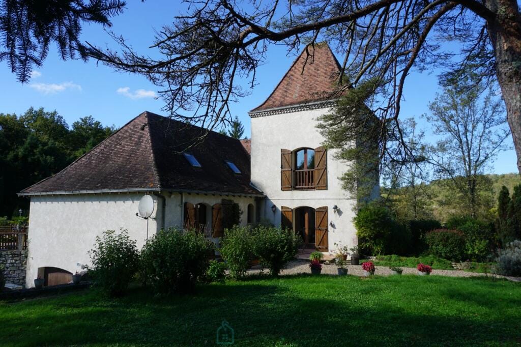 https://media.rightmove.co.uk/82k/81218/165563264/81218_75011167262-1_IMG_00_0000.jpeg