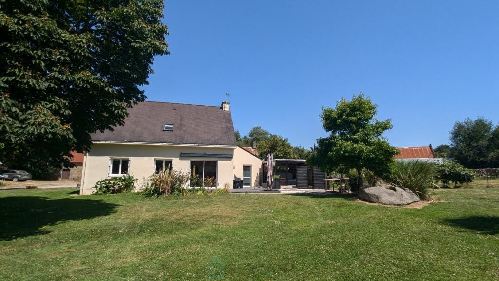 https://media.rightmove.co.uk/82k/81218/165563528/81218_75011167057-1_IMG_00_0000.jpeg