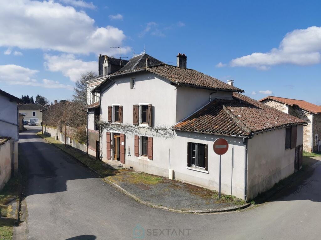 https://media.rightmove.co.uk/82k/81218/168348653/81218_75011164903-1_IMG_00_0000.jpeg