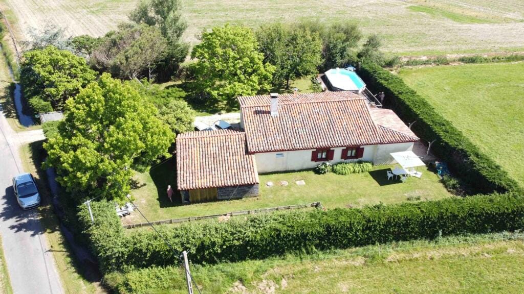 https://media.rightmove.co.uk/property-photo/0af587840/89536236/0af58784090a54424a5b762384b53dec.jpeg