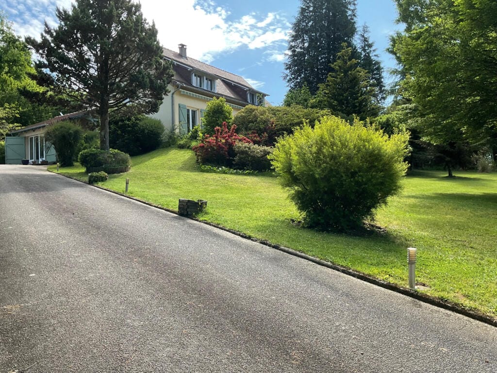 https://media.rightmove.co.uk/property-photo/171f04a4b/94970553/171f04a4bb9886ace7f20e8dc11f9f8e.jpeg