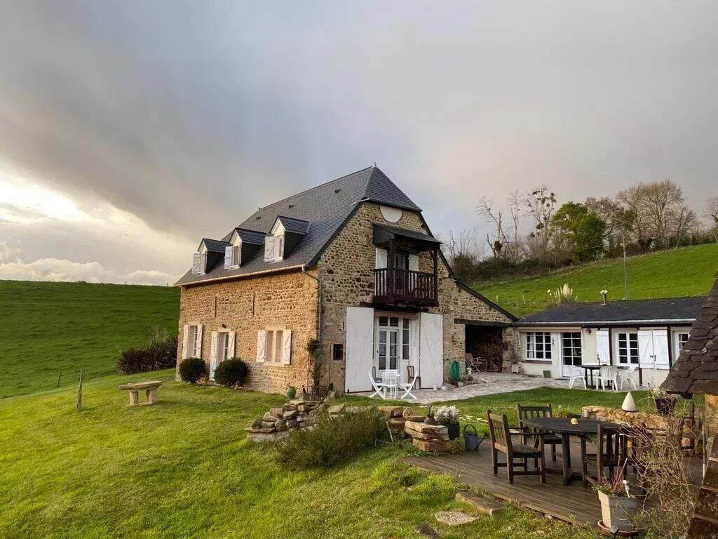 https://media.rightmove.co.uk/property-photo/278b445a1/170663570/278b445a1d993a772fc7d7496253a377.jpeg