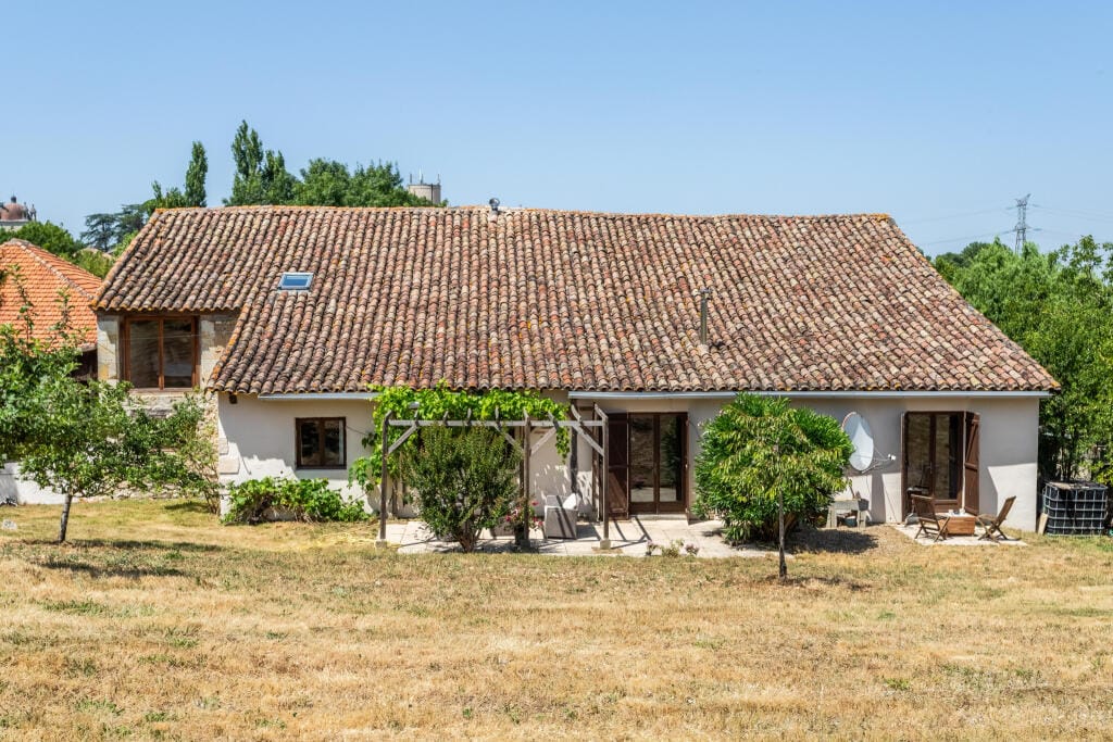 https://media.rightmove.co.uk/property-photo/29365c6fe/92208561/29365c6fe1ddb6f04eac8e0e640e5773.jpeg