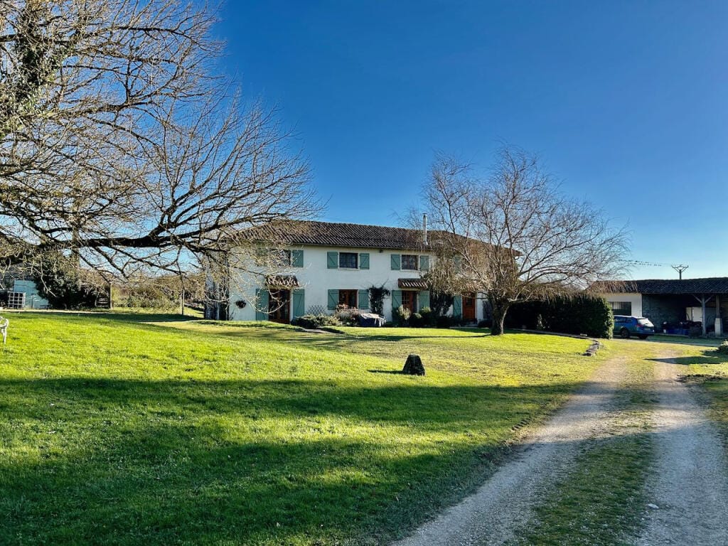 https://media.rightmove.co.uk/property-photo/34fde42ae/92147073/34fde42ae4ffc082a062514ab323e601.jpeg