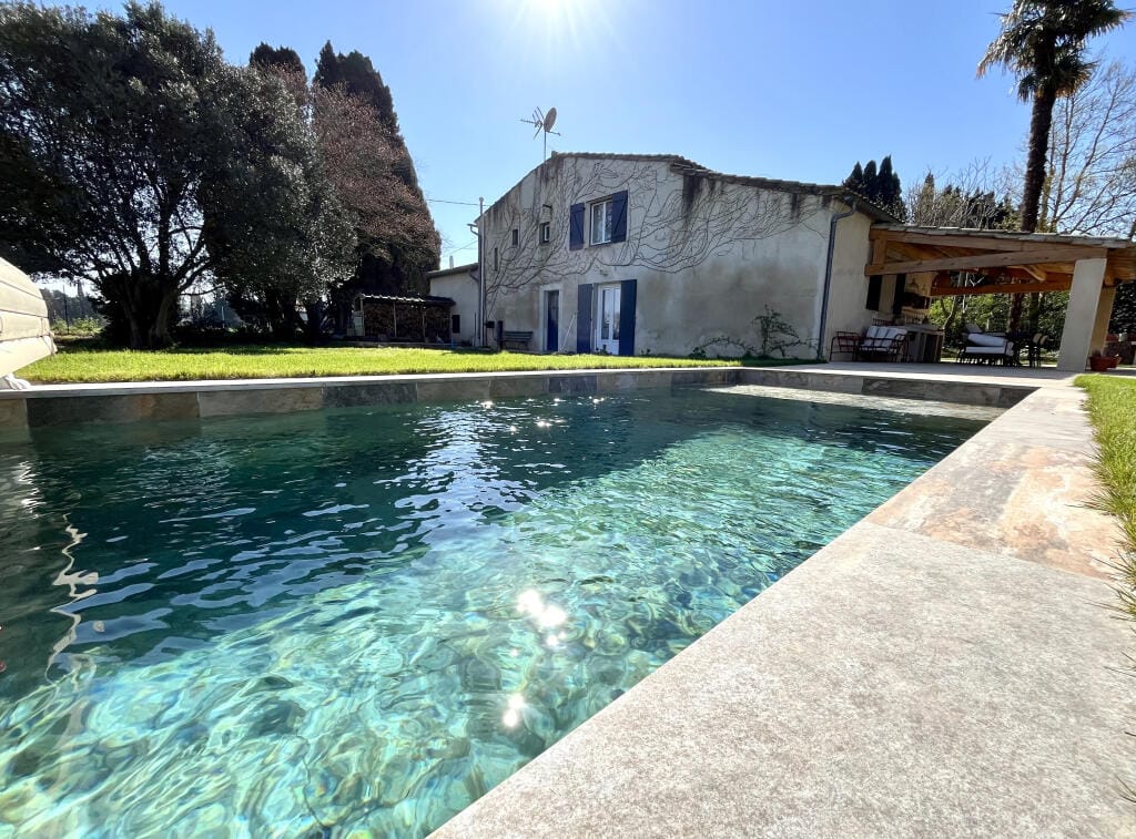 https://media.rightmove.co.uk/property-photo/549d1510c/89477724/549d1510c792666de17c66bb5518d916.jpeg
