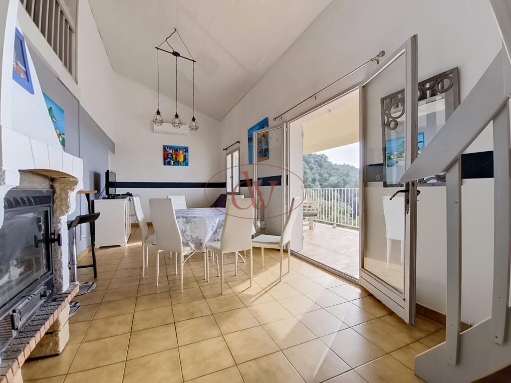 https://media.rightmove.co.uk/property-photo/54c869acd/91356324/54c869acdee7a79aec1e4a4b45ec8401.jpeg