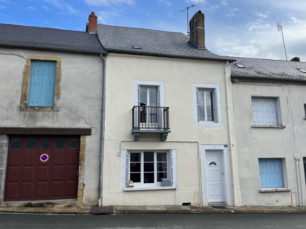 https://media.rightmove.co.uk/property-photo/59fdacc6d/92107221/59fdacc6dd03303b8274d0bcc8401395.jpeg