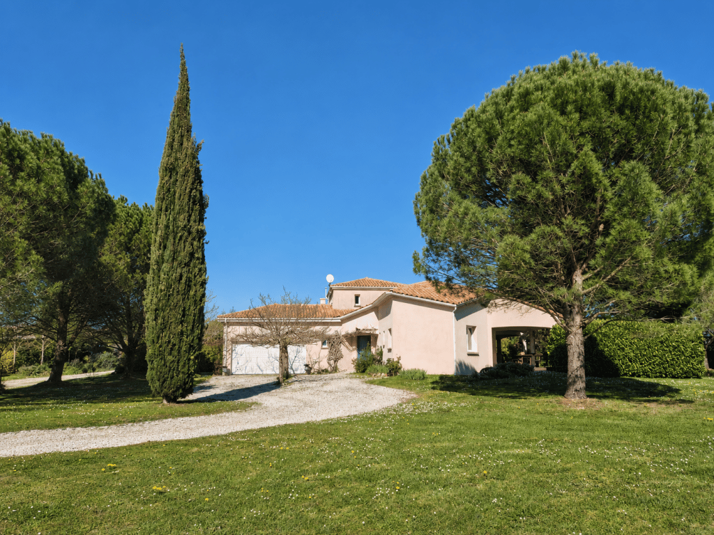 https://media.rightmove.co.uk/property-photo/607a1c2b8/92628831/607a1c2b872d000a724b4af8ce853b69.png