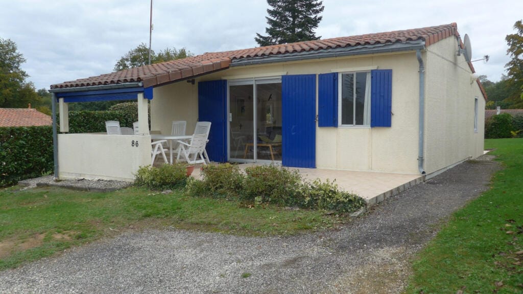 https://media.rightmove.co.uk/property-photo/761776997/94381029/7617769970a2ee573f49a76df106bc48.jpeg