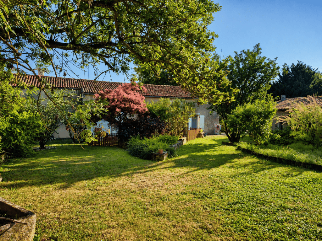 https://media.rightmove.co.uk/property-photo/99265f224/89554947/99265f224c93860b756237bf6896a1e2.png