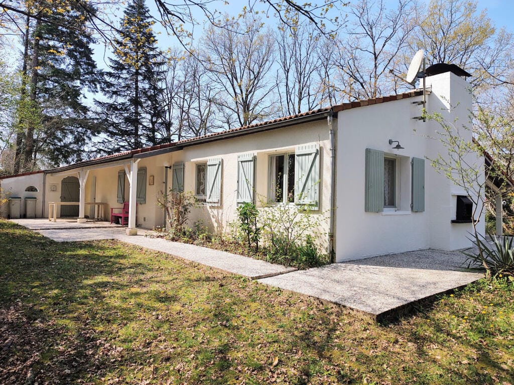 https://media.rightmove.co.uk/property-photo/a307df6b0/94381059/a307df6b0597d5d7f7e35e6824ea1926.jpeg