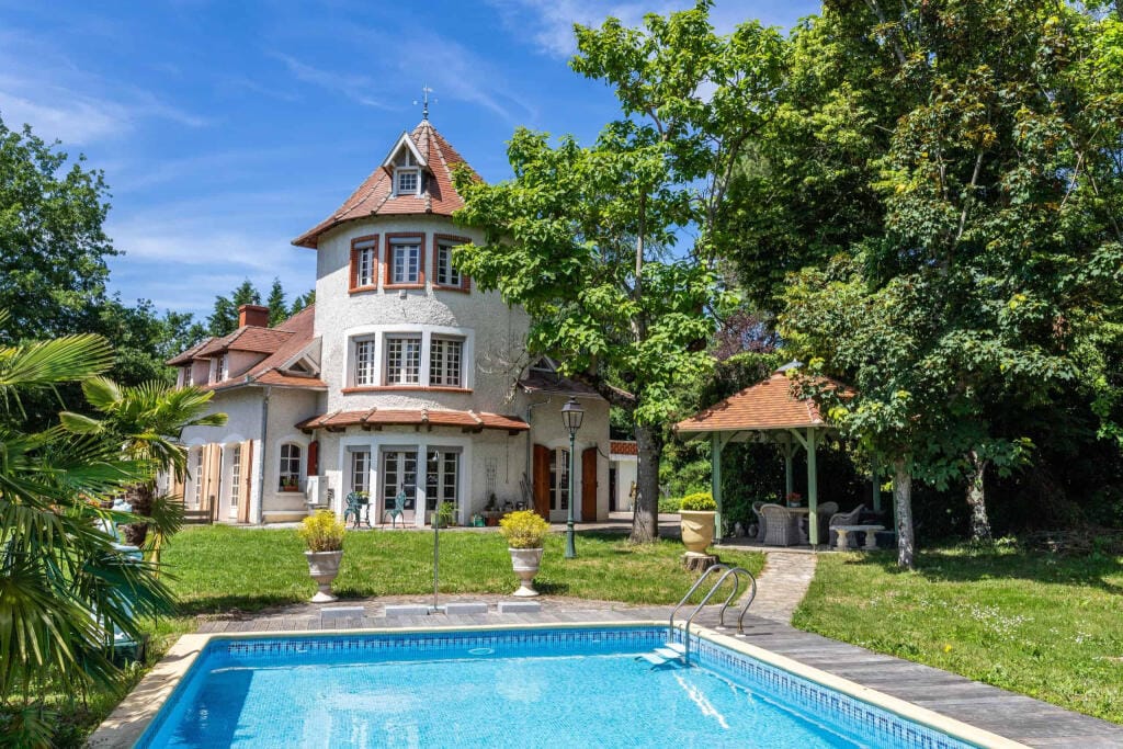 https://media.rightmove.co.uk/property-photo/bb91d7052/92208615/bb91d7052f52c1ad7c34931aca8c8659.jpeg
