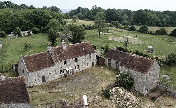 https://media.rightmove.co.uk/property-photo/c3e30eb4a/89660235/c3e30eb4afa50cab8842764060c998de.jpeg