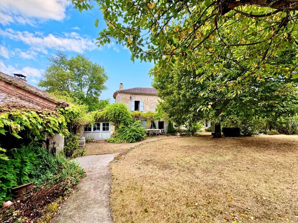 https://media.rightmove.co.uk/property-photo/e4eb810e4/88040127/e4eb810e4bb0f0333e44e33e0941bc4d.jpeg