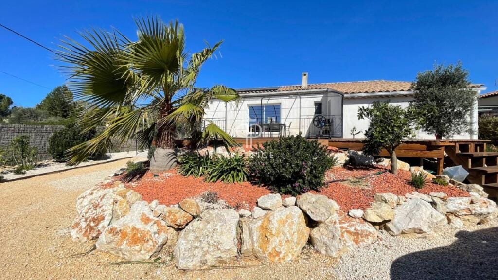 https://media.rightmove.co.uk/property-photo/f0f06a10b/89404644/f0f06a10b64a41d47151bafcd7ba90b9.jpeg
