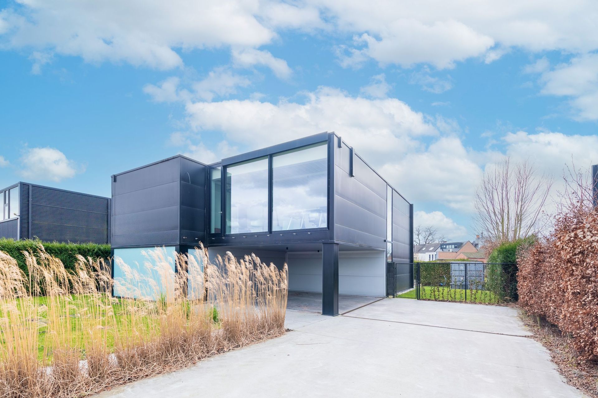 https://storage.googleapis.com/homestra-images/property-image-22da5db2-5be1-47e3-b1d0-a96157e73d13-1748517056.jpg