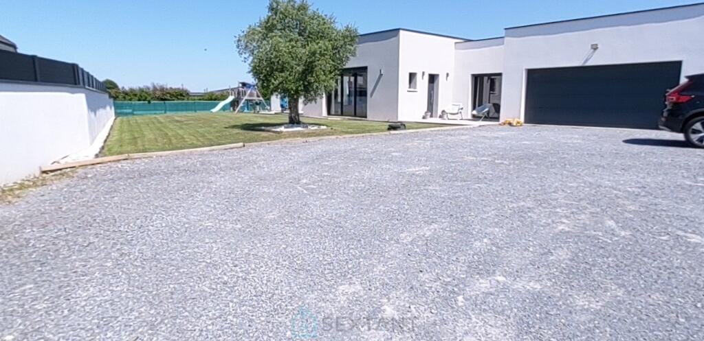 https://storage.googleapis.com/homestra-images/property-image-29e0a1a0-5a15-4981-a61e-d50c023e1c2c-1760983965.jpg