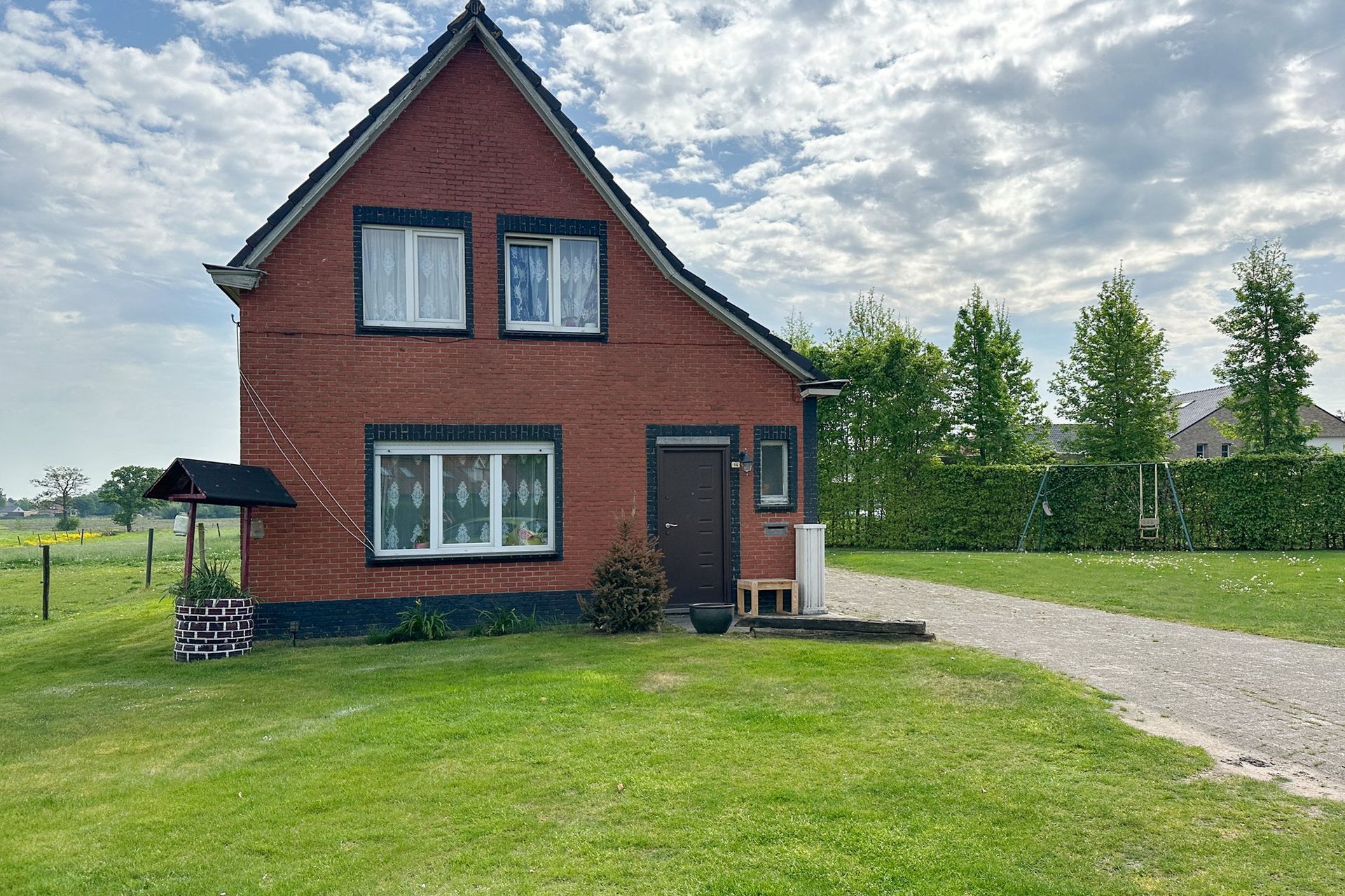 https://storage.googleapis.com/homestra-images/property-image-2ab92a43-fe1b-473a-96c5-ce2d510cd7f4-1746644607.jpg