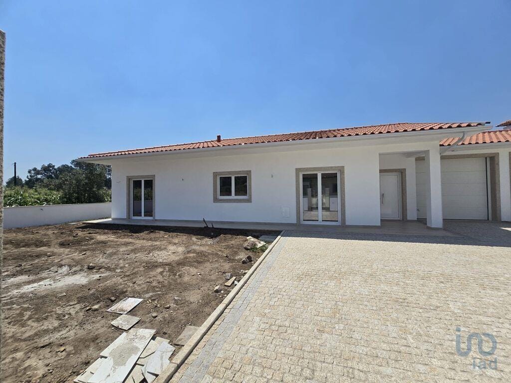 https://storage.googleapis.com/homestra-images/property-image-3a3edcc1-303a-4196-af62-1a4313e4e0bb-1754075399.jpg