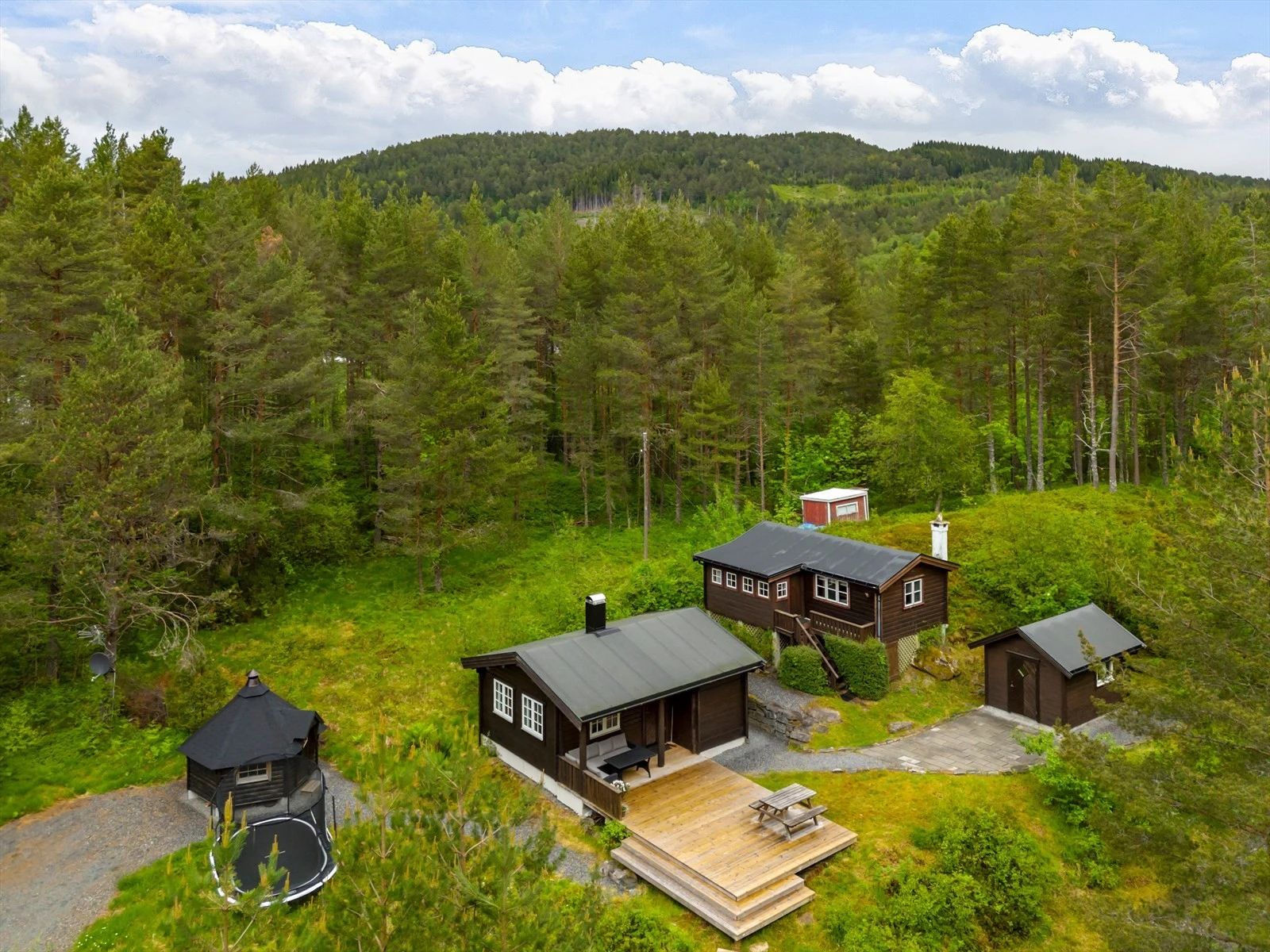 https://storage.googleapis.com/homestra-images/property-image-40bbfa23-da38-4e21-96fc-2d9b0d487dce-1750962367.jpg