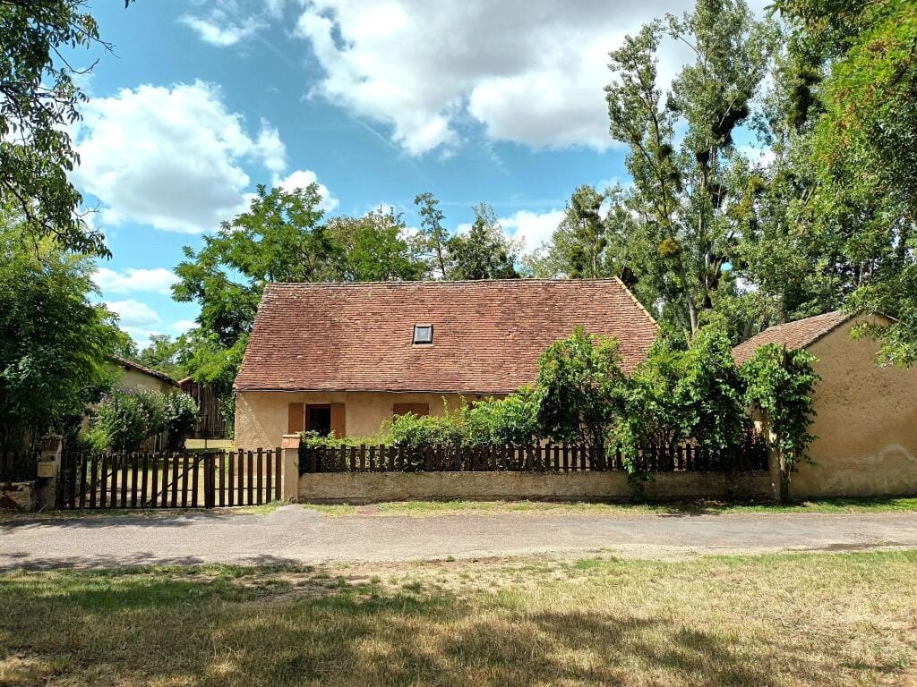 https://storage.googleapis.com/homestra-images/property-image-455735cc-a466-4bc4-bed1-654d1b9e5c15-1753978546.jpg