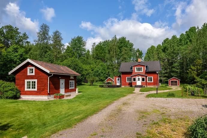 https://storage.googleapis.com/homestra-images/property-image-4a7bd352-b604-4b42-972c-af8dcd01a5e0-1752000090.jpg
