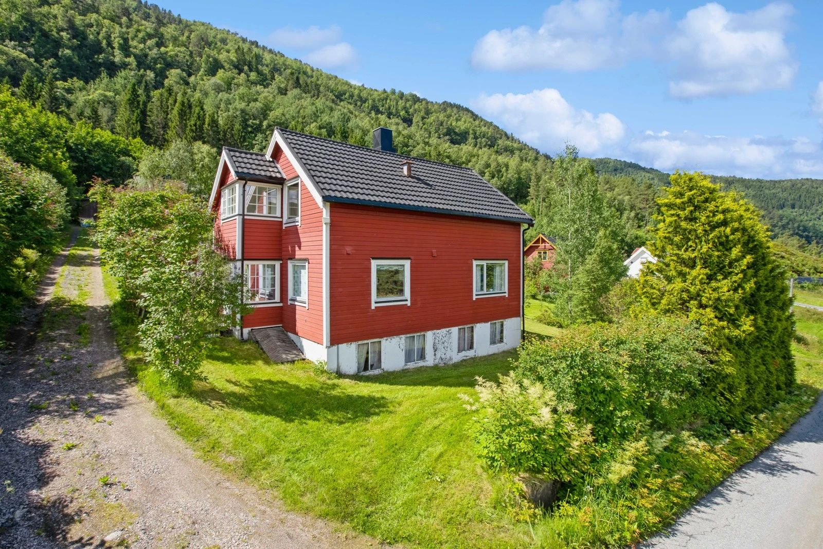 https://storage.googleapis.com/homestra-images/property-image-4af9e867-31bf-490f-9c41-ee21c2a0450e-1747580941.jpg