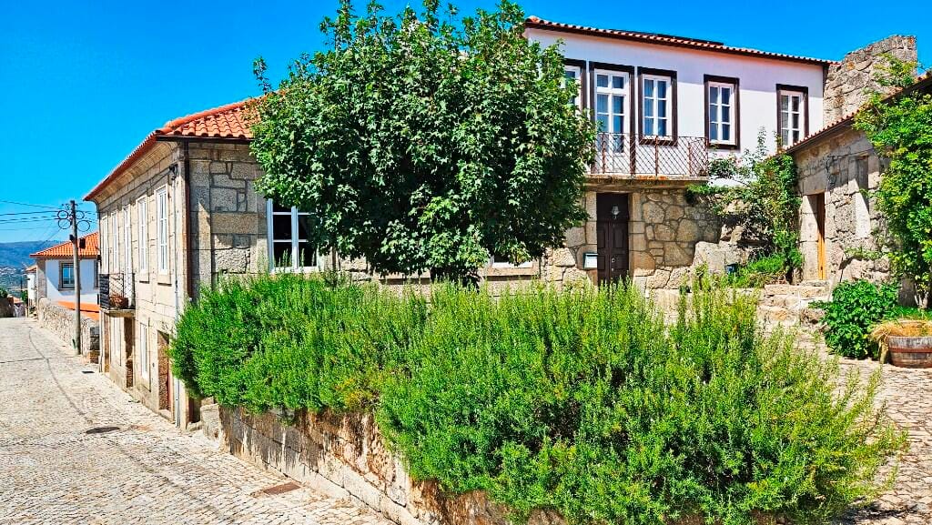 8-Bedroom Manor in Beira Alta, Portugal: Panoramic .. - Homestra