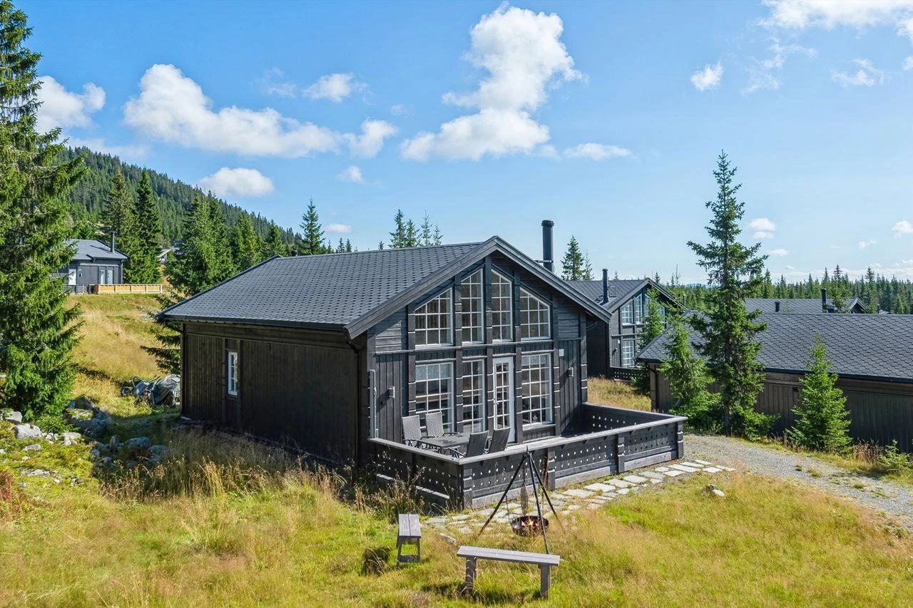 https://storage.googleapis.com/homestra-images/property-image-69fac757-e3c1-4dae-88c0-c455a1e3869c-1760558079.jpg