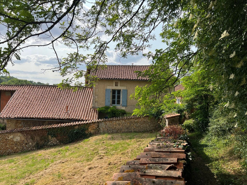 https://storage.googleapis.com/homestra-images/property-image-aa02e019-7356-454d-8abb-df47d34ef308-1751474732.jpg
