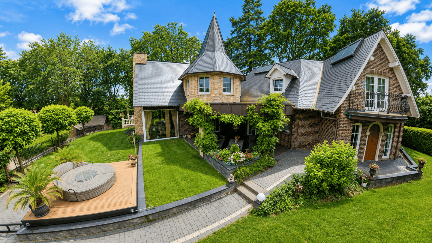 https://storage.googleapis.com/homestra-images/property-image-ab8fca08-3ca9-4870-a72d-9ff402caa6c0-1783844680.jpg