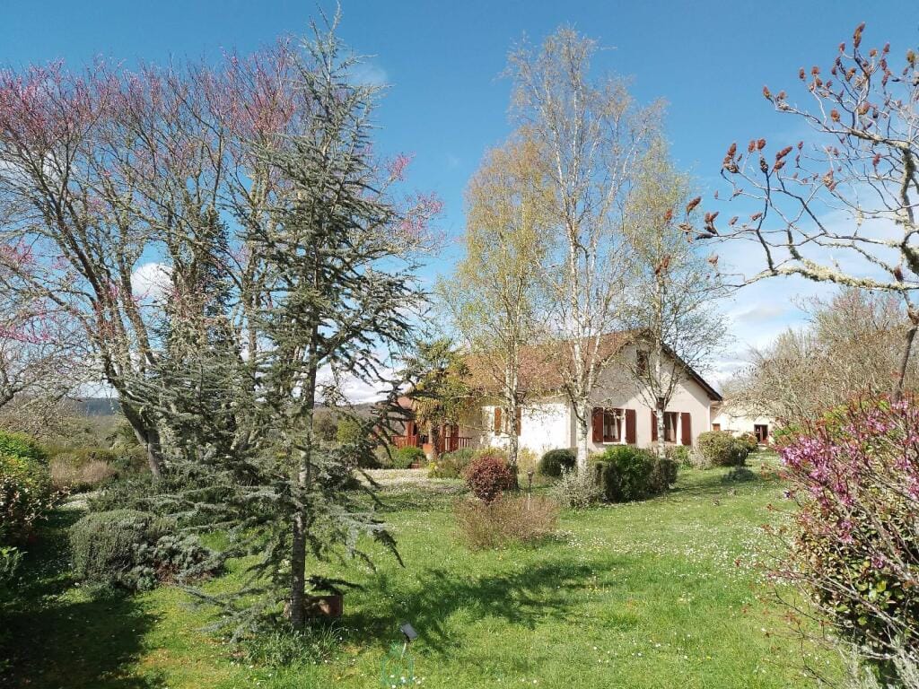 https://storage.googleapis.com/homestra-images/property-image-bd694135-0707-4807-9960-42ce0ce0ff2e-1758815650.jpg