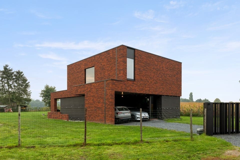 https://storage.googleapis.com/homestra-images/property-image-d8362dfa-b655-4e1b-afaf-5b9337169579-1759860800.jpg