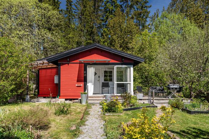 https://storage.googleapis.com/homestra-images/property-image-de5e0706-5bed-42db-8a89-bd26814d5316-1761395680.jpg