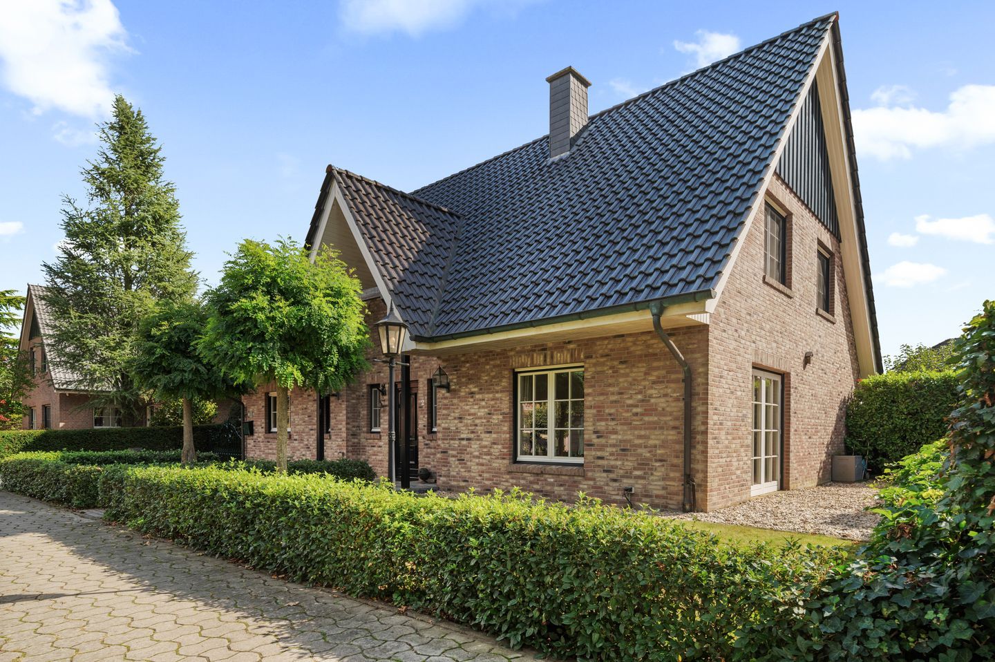 https://storage.googleapis.com/homestra-images/property-image-e572fcf0-5096-4a83-85f4-9d350226e93b-1759577174.jpg