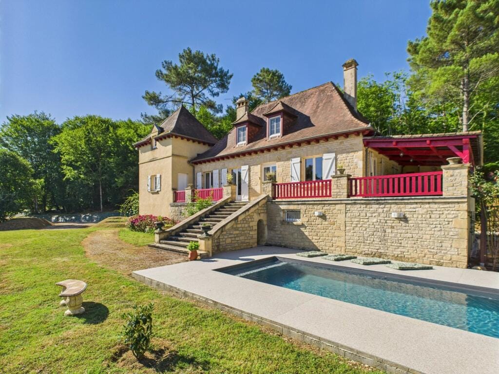 https://storage.googleapis.com/homestra-images/property-image-edef77f2-b7d1-44e4-a390-bd80e59fa1b5-1753205907.jpg