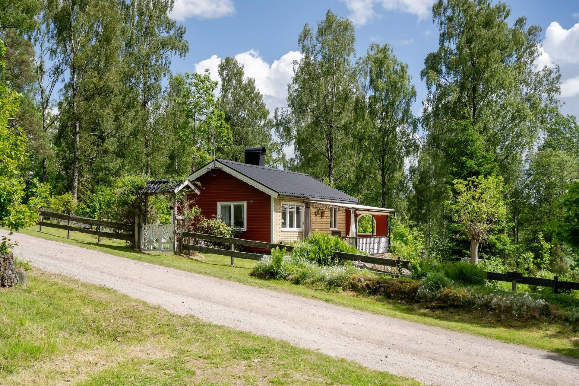 https://storage.googleapis.com/homestra-images/property-image-ef3c95c9-88bf-4258-86b7-1c178bdd9426-1784458798.jpg