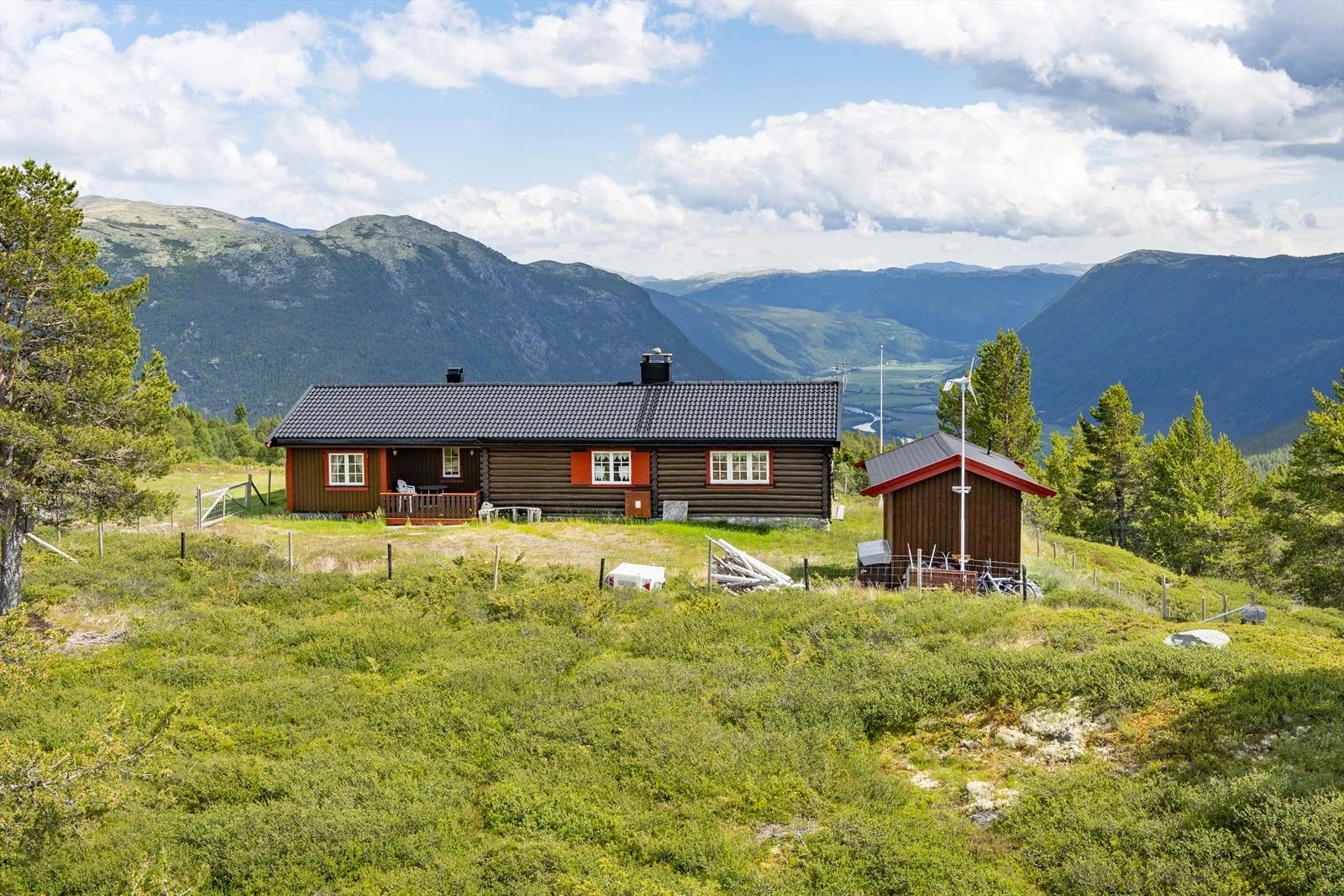 https://storage.googleapis.com/homestra-images/property-image-fb7b42d1-356a-4d58-96c5-e00e51e156c9-1753976470.jpg