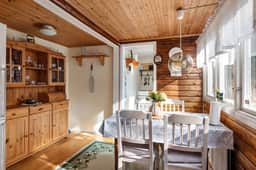 https://bilder.hemnet.se/images/itemgallery_cut/2a/b8/2ab8a20baefdeb16d301cd95e3e5eb40.jpg