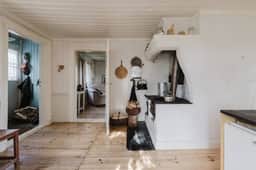 https://bilder.hemnet.se/images/itemgallery_cut/6b/86/6b8695a64ba763c6570b4adabcfae9f9.jpg
