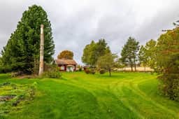https://bilder.hemnet.se/images/itemgallery_cut/a0/4c/a04cd63656b448ecb7d3d5f096184e66.jpg