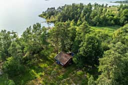 https://bilder.hemnet.se/images/itemgallery_cut/c6/eb/c6ebd8b9b06822cd3a8e9e7b3aaf70a2.jpg