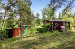 https://bilder.hemnet.se/images/itemgallery_cut/cd/a5/cda59b90379ddb11ef8d5d1e651be611.jpg