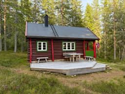 https://images.finncdn.no/dynamic/1280w_webp/2025/9/vertical-2/26/8/428/910/888_e1ba6722-53c0-472d-81e7-6fbe89ad3fea.jpg