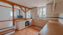 https://media.rightmove.co.uk/101k/100519/161811632/100519_100519_535724_IMG_01_0000.jpeg